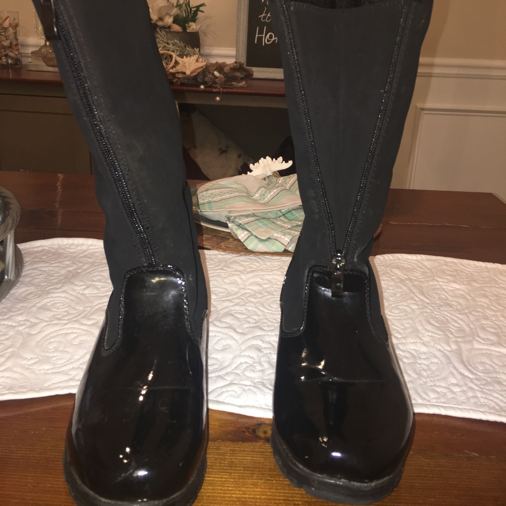 KHOMBU NANCY Black Patent Snow Boots SZ 6 M